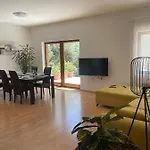 La Mare Hotel *